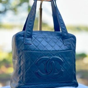 Chanel black Quilted Leather bowler hand Bag